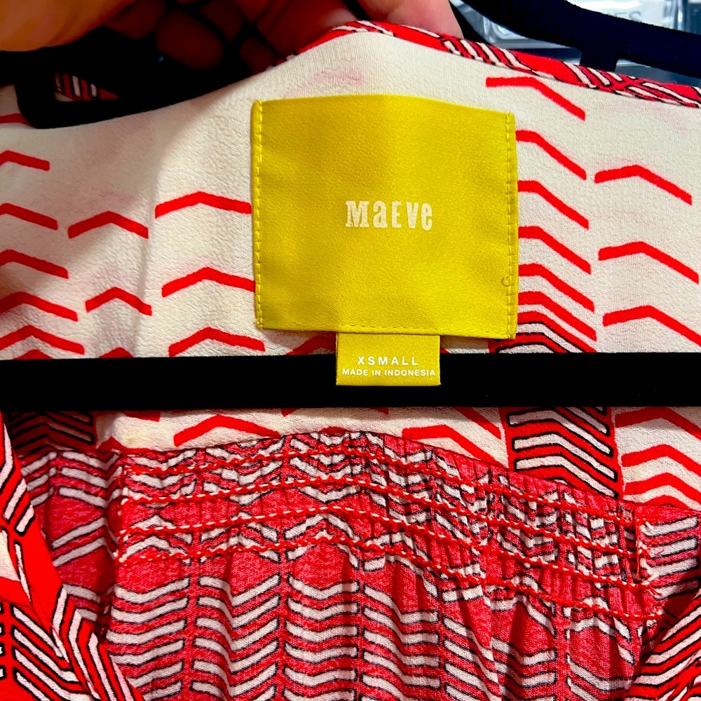 Maeve XS red and cream button down dress with elastic waist, knee length.